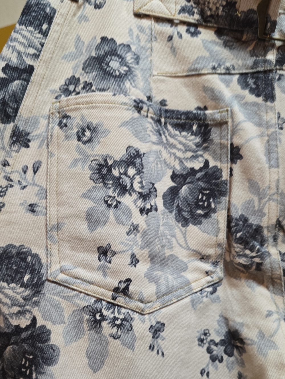Barrel Jeans - Picture 9 of 13